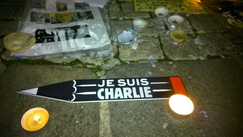 Je suis Charlie sign and candles